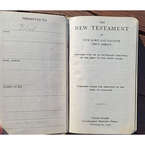 Vintage NEW TESTAMENT PROTESTANT VERSION To ARMY 1941-42 Hardbound Bible - Picture 7 of 13